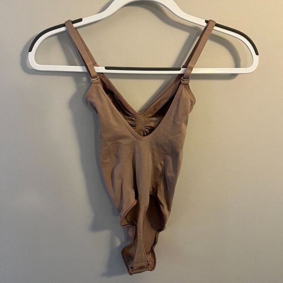 NWOT SKIMS Seamless Sculpt Thong Bodysuit - Sienna - Medium - Picture 5 of 6